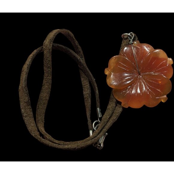 Vintage Carved Orange Stone Flower Pendant Necklace - Picture 3 of 6